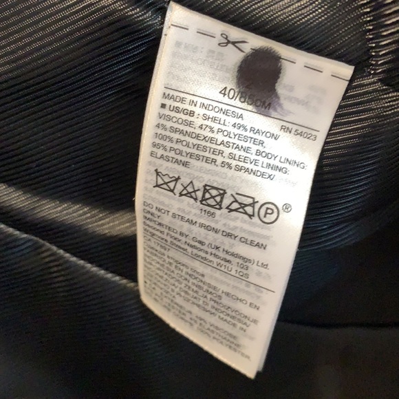 Banana Republic boyfriend blazer - size 2 - Picture 7 of 9